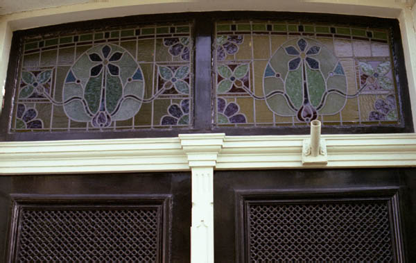 Tollensstraat glas in lood boven deur nummer onbekend