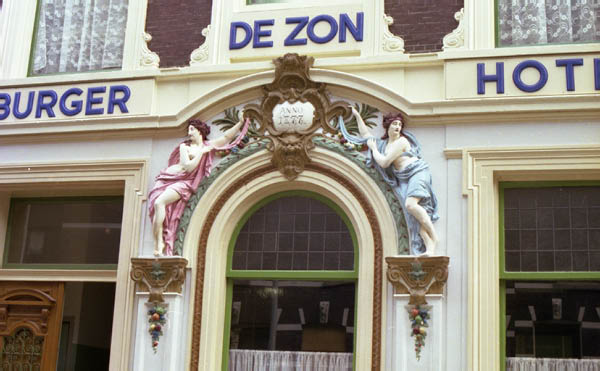 Hendrik de Keyserstraat 46 detail raam