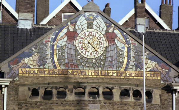 Vijverhofstraat 69 klok