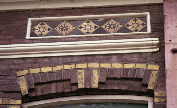 Woelwijkstraat 8 of daar in de buurt